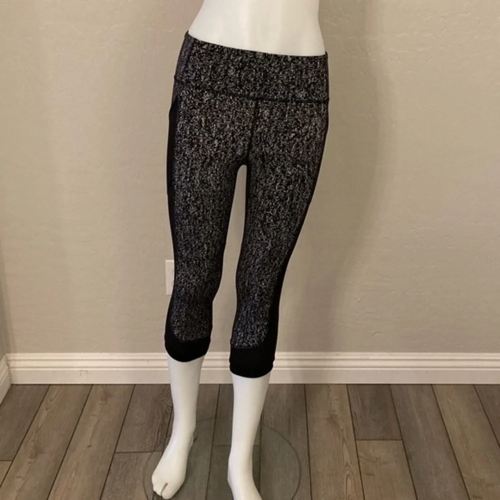 Lululemon Fit Physique Cropped Jacquard Mesh Leggings Size 6